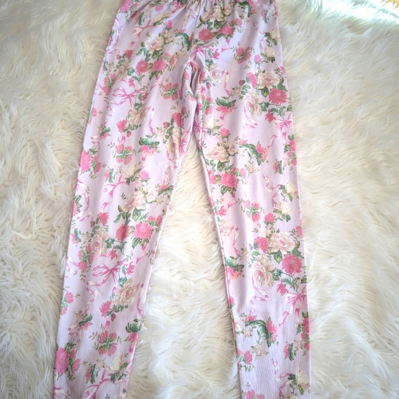 Loveshackfancy Cabbage Rose Potter Barn Pajama Set - Picture 7 of 12